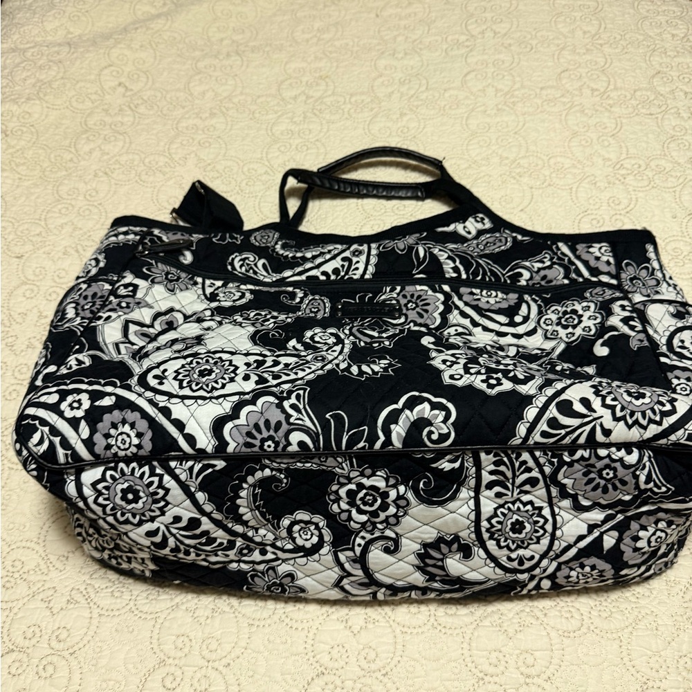Vera Bradley Carry all Midnight Paisley. NWT Black and White Paisley Tote Bag